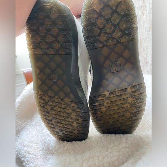 NWT Dr Martens Womens Patent Leather Boot - Picture 3 of 6